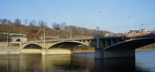Йираскув мост