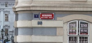 Улица Nerudova