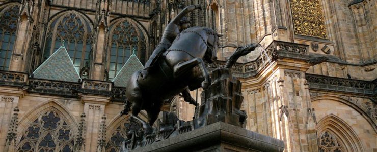 Фонтан святого Йиржи - Статуя Георгия Победоносца