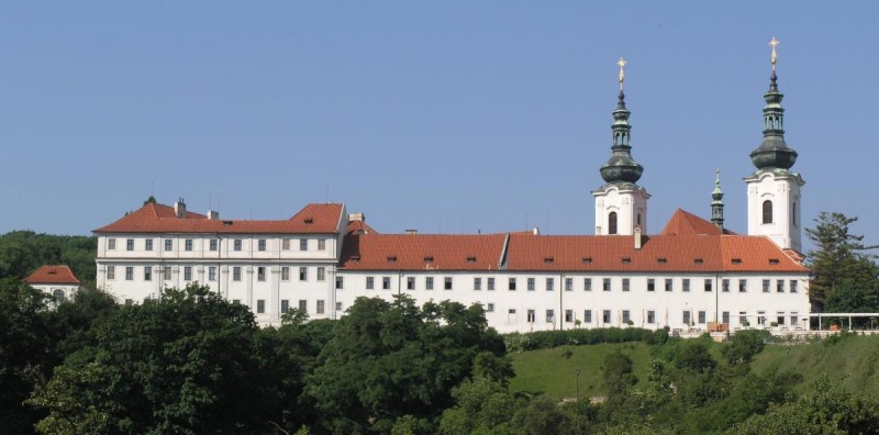 Страговский монастырь - стена
