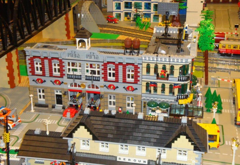 Музей Lego в Праге - пожарная станция