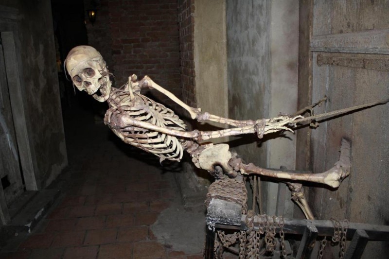 Музей призраков - скелет