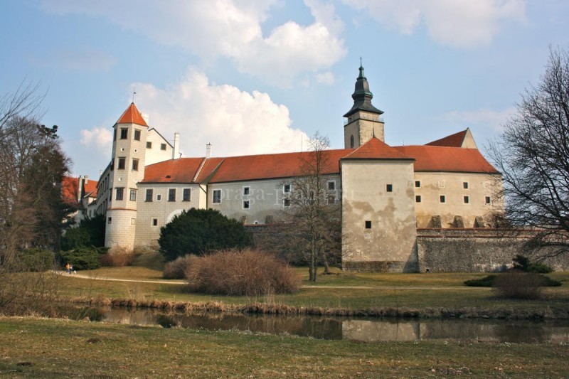 Тельчский замок