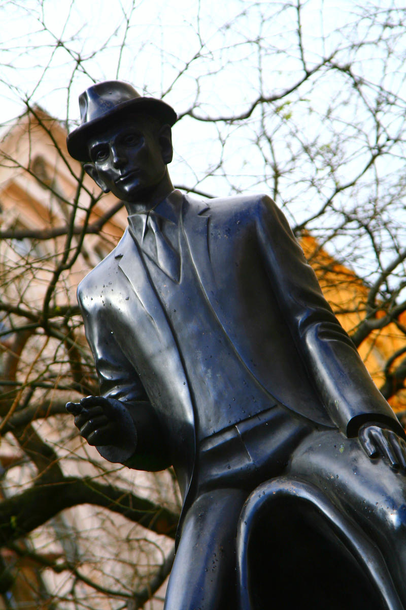 Памятник Францу Кафке 2