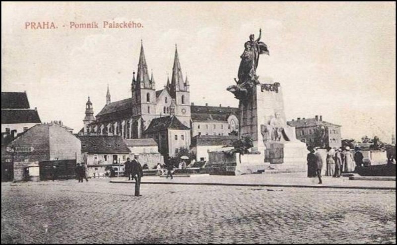 Площадь Палацкого - история