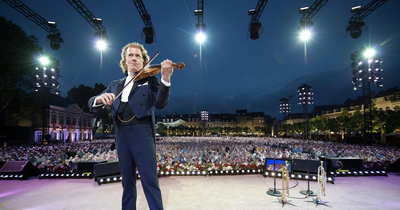 Андре Рье с оркестром в Праге
