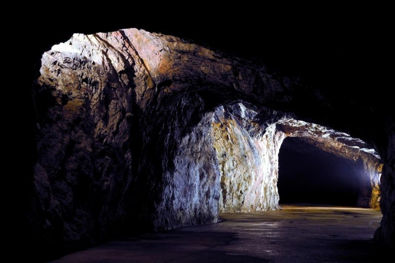 Пещера Выпустек