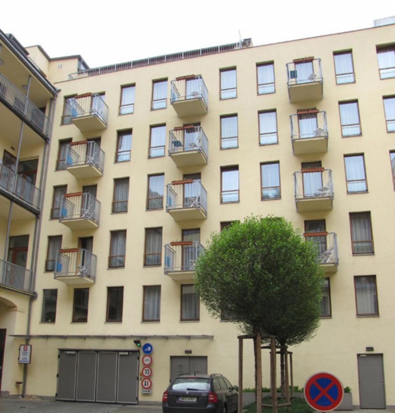 Aparthotel Austria Suites 10